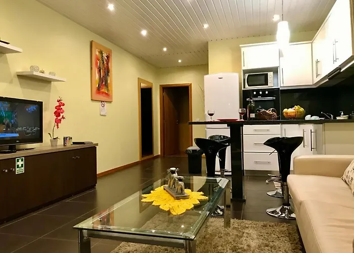 Casa Da Relva Com Piscina Aquecida Interna