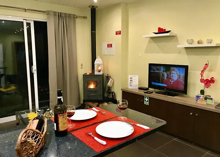 Casa Da Relva Com Piscina Aquecida Interna Arco da Calheta (Madeira)