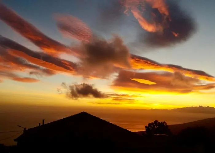 Casa Da Relva Com Piscina Aquecida Interna Apartment Arco da Calheta (Madeira)