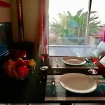 Casa Da Relva Com Piscina Aquecida Interna Daire