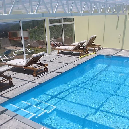Casa Da Relva Com Piscina Aquecida Interna