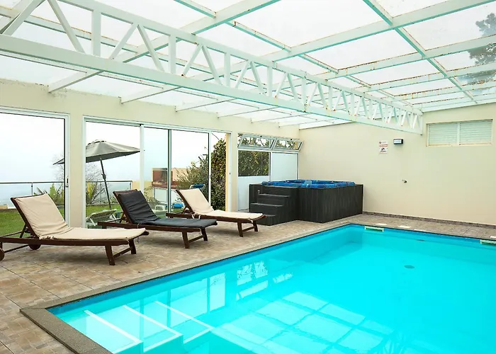 Casa Da Relva Com Piscina Aquecida Interna Apartamento Arco da Calheta (Madeira)